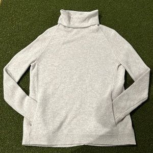 Theory 100% Cashmere Sweater with pockets